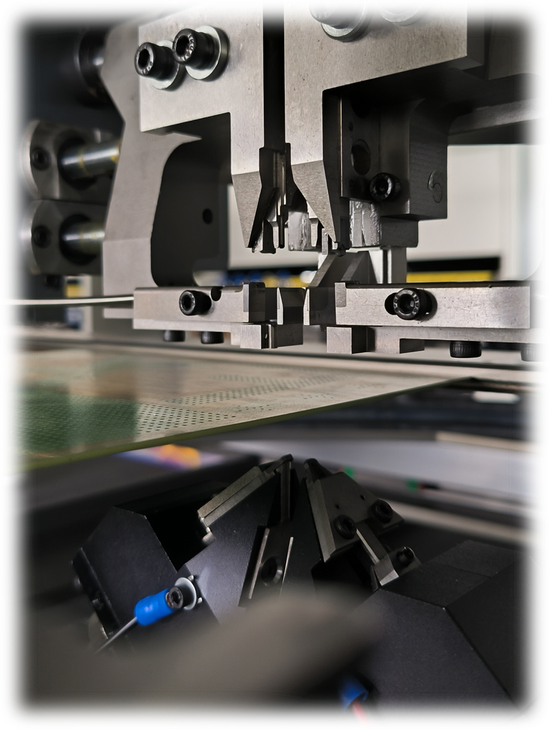 電子制造的加速器：自動插件機在充電電源產業鏈中的應用