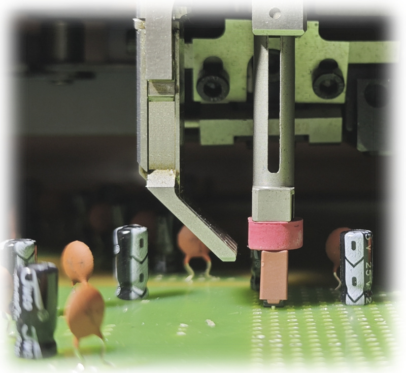 產業升級引擎：多功能插件機推動醫療電子設備制造革新